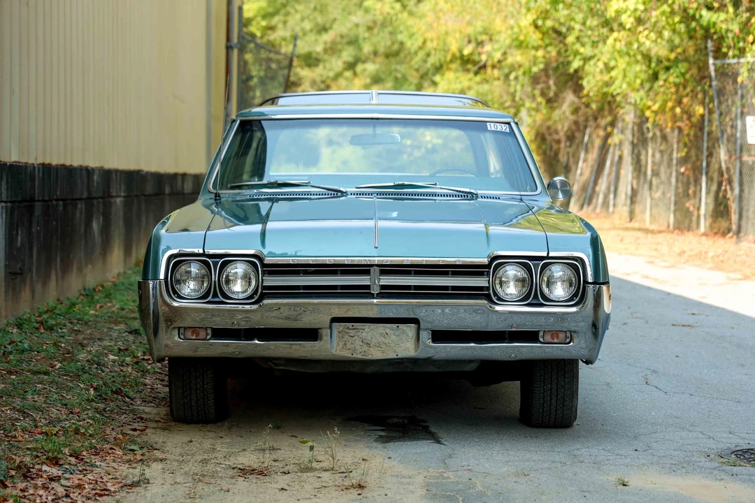 1966 Oldsmobile Vista Cruiser - Image 3 of 31