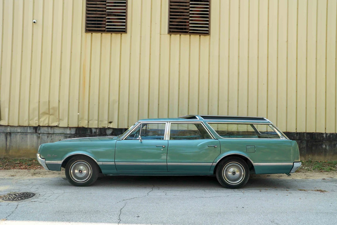 1966 Oldsmobile Vista Cruiser - Image 28 of 31