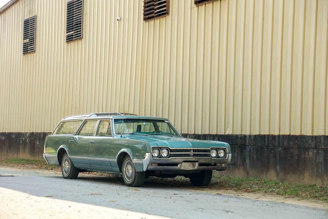 1966 Oldsmobile Vista Cruiser - Image 7 of 31