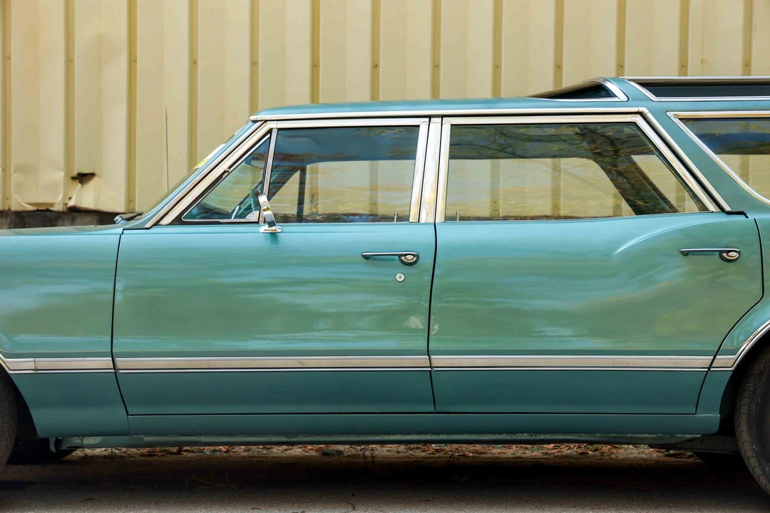 1966 Oldsmobile Vista Cruiser - Image 23 of 31