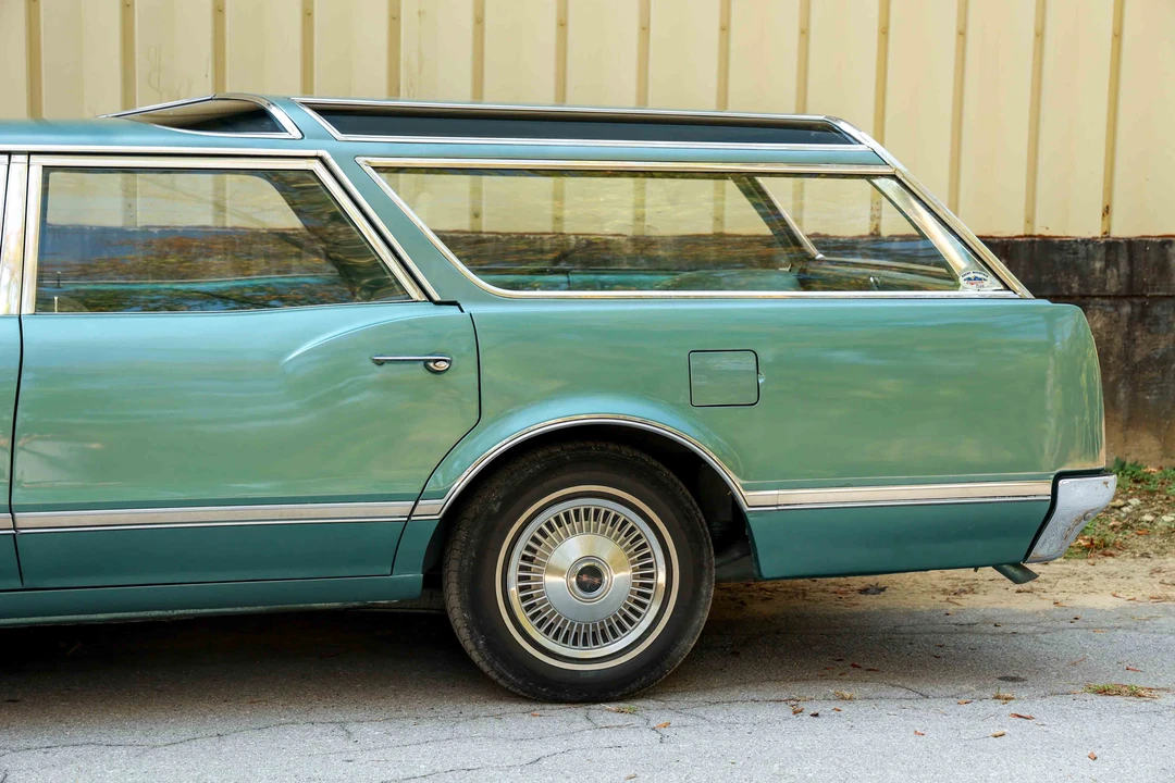 1966 Oldsmobile Vista Cruiser - Image 24 of 31