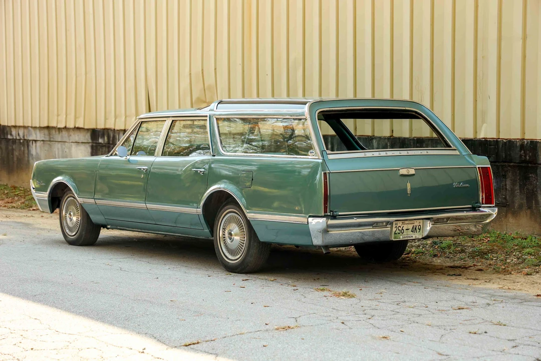 1966 Oldsmobile Vista Cruiser - Image 18 of 31