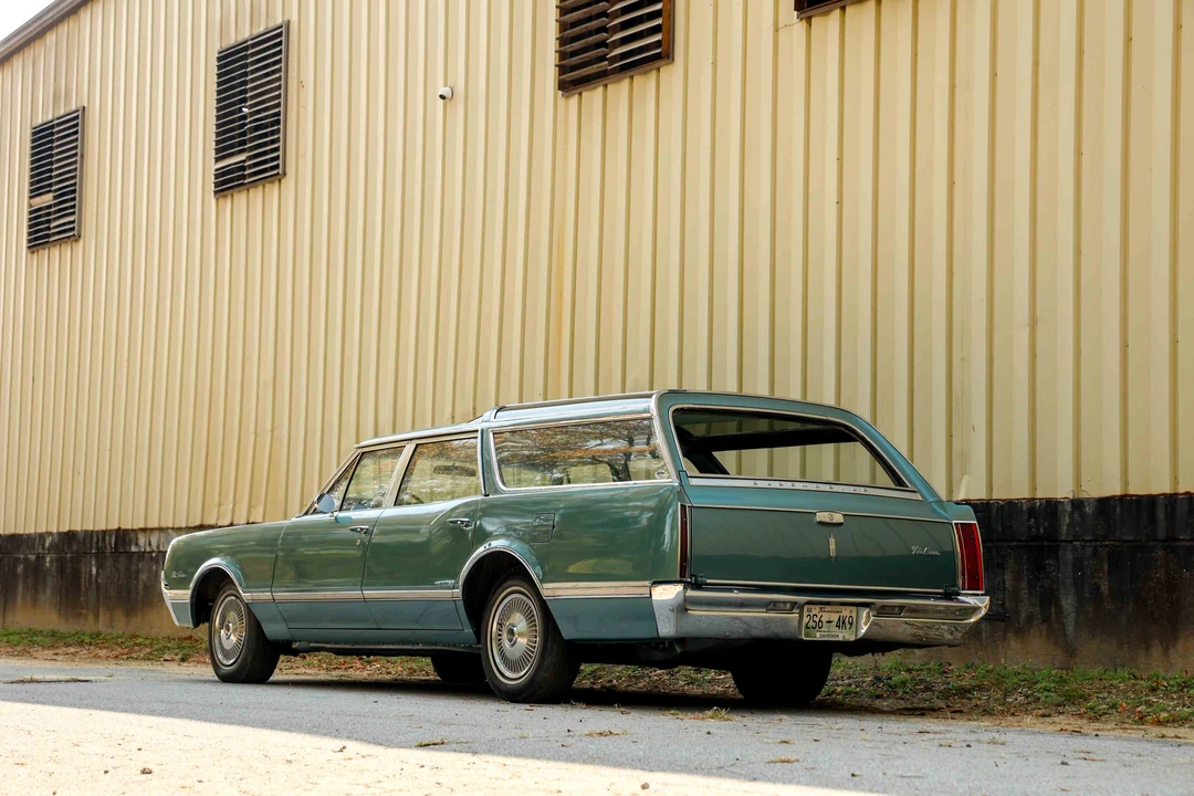 1966 Oldsmobile Vista Cruiser - Image 20 of 31
