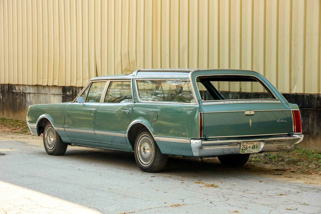 1966 Oldsmobile Vista Cruiser - Image 19 of 31