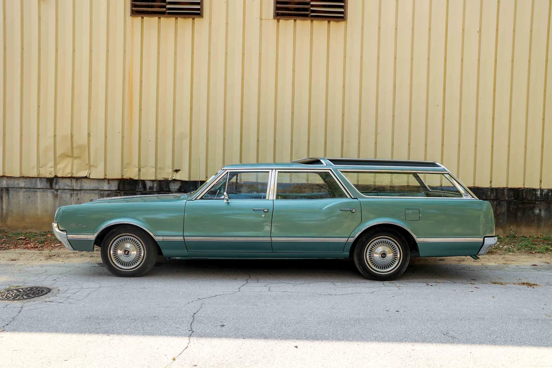 1966 Oldsmobile Vista Cruiser - Image 27 of 31
