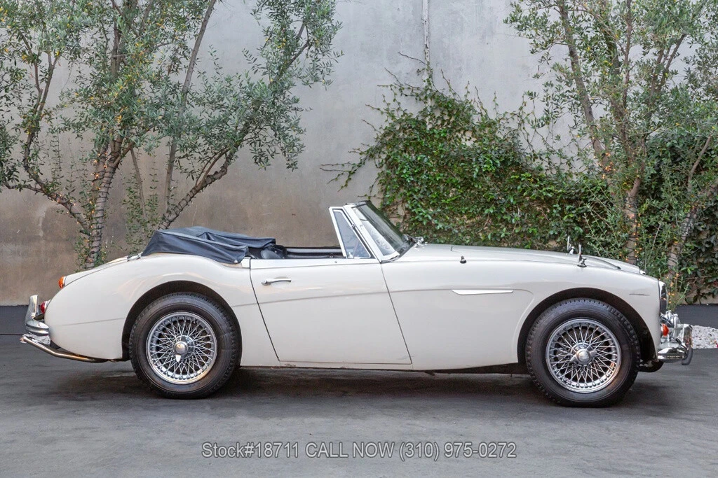 1966 Austin-Healey 3000 Mark III - Image 4 of 12