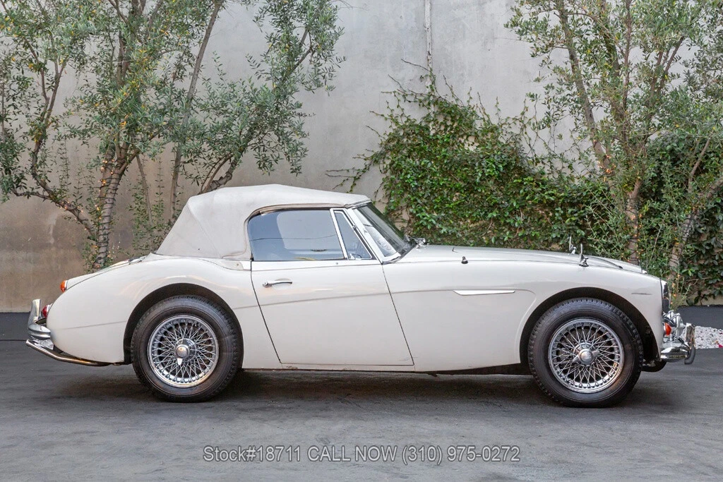 1966 Austin-Healey 3000 Mark III - Image 10 of 12