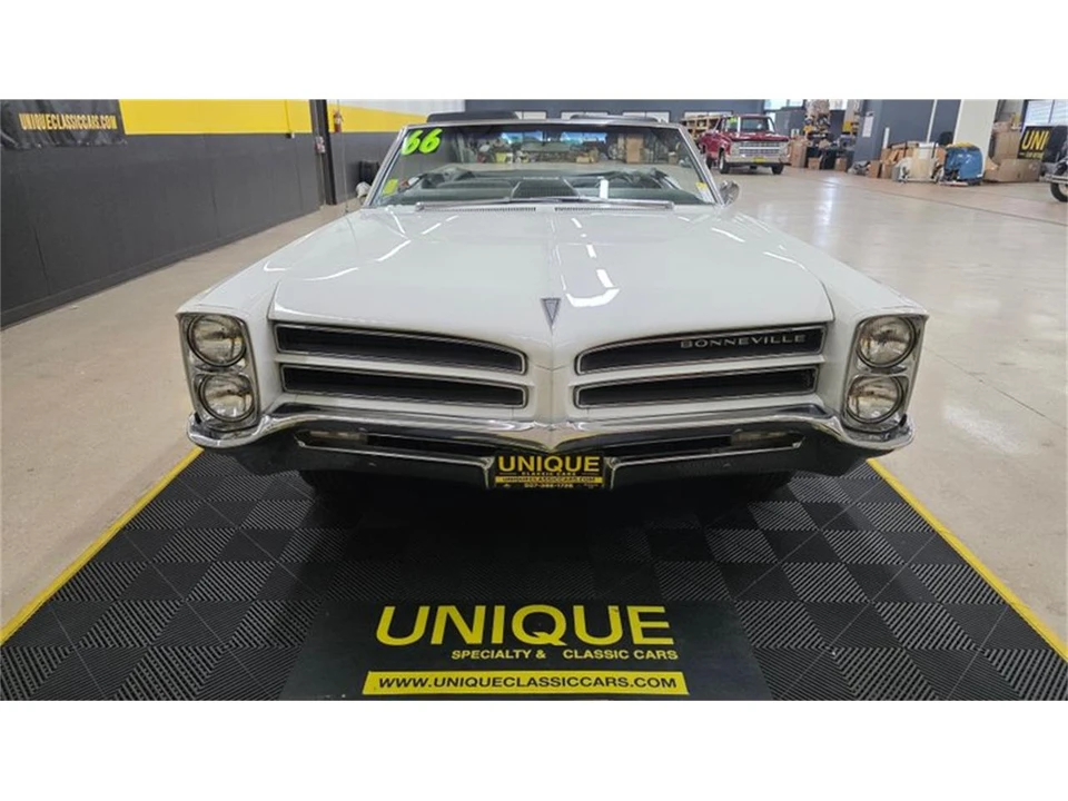 1966 Pontiac Bonneville 3rd Gen - Image 2 of 31