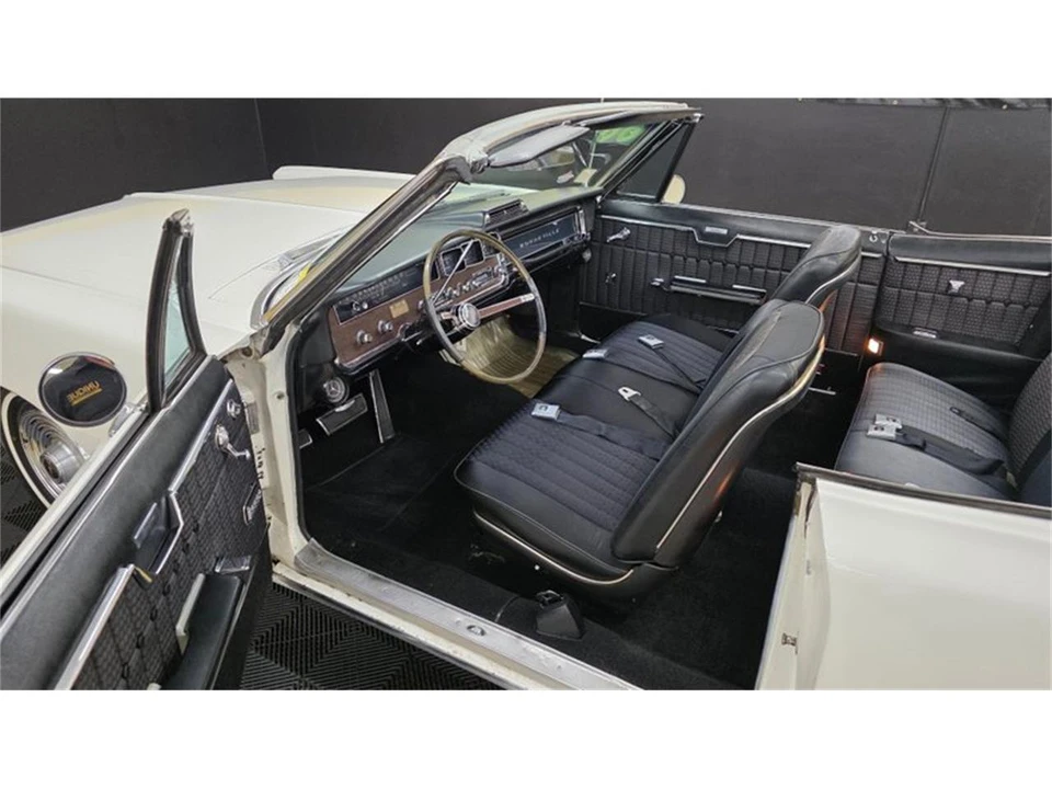 1966 Pontiac Bonneville 3rd Gen - Image 8 of 31
