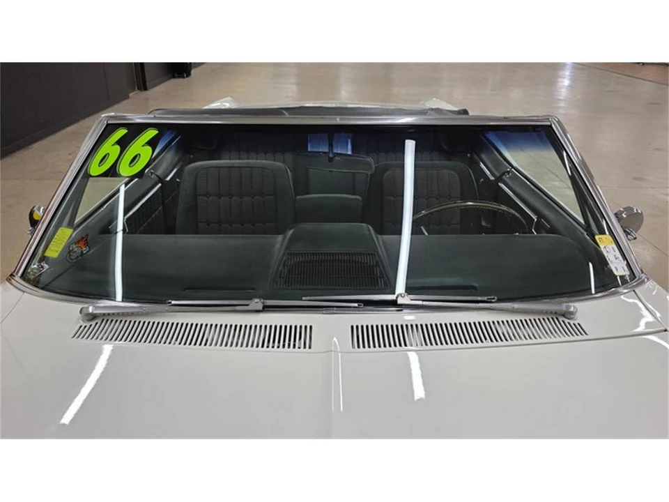 1966 Pontiac Bonneville 3rd Gen - Image 14 of 31