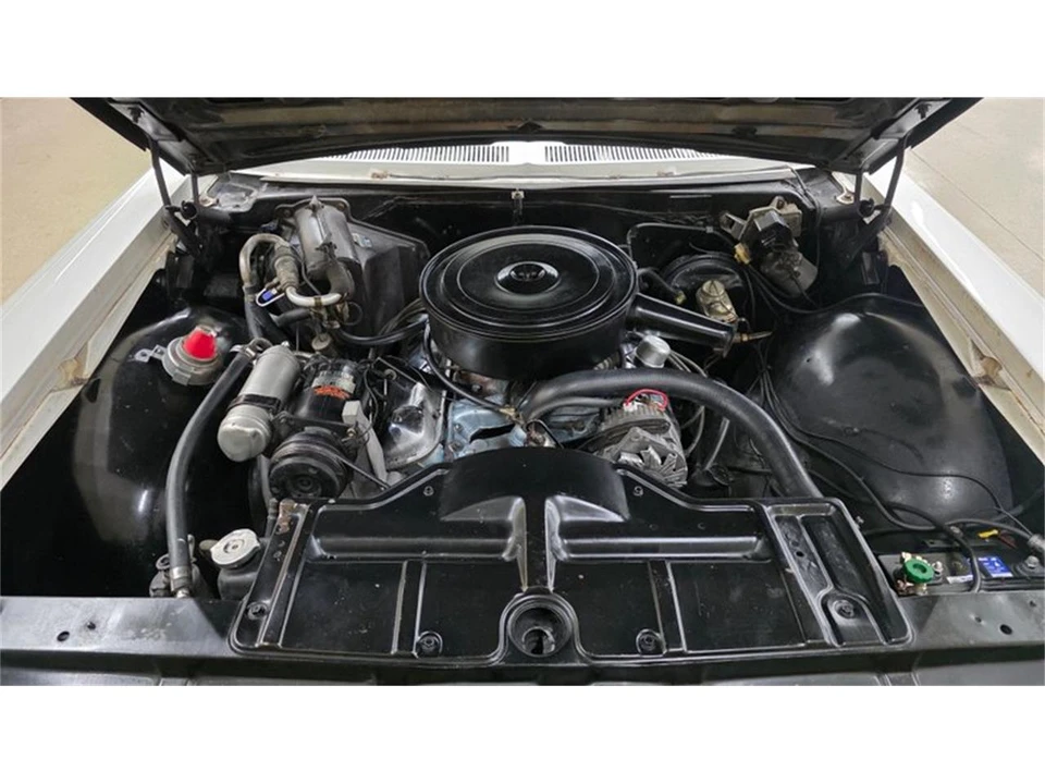 1966 Pontiac Bonneville 3rd Gen - Image 9 of 31