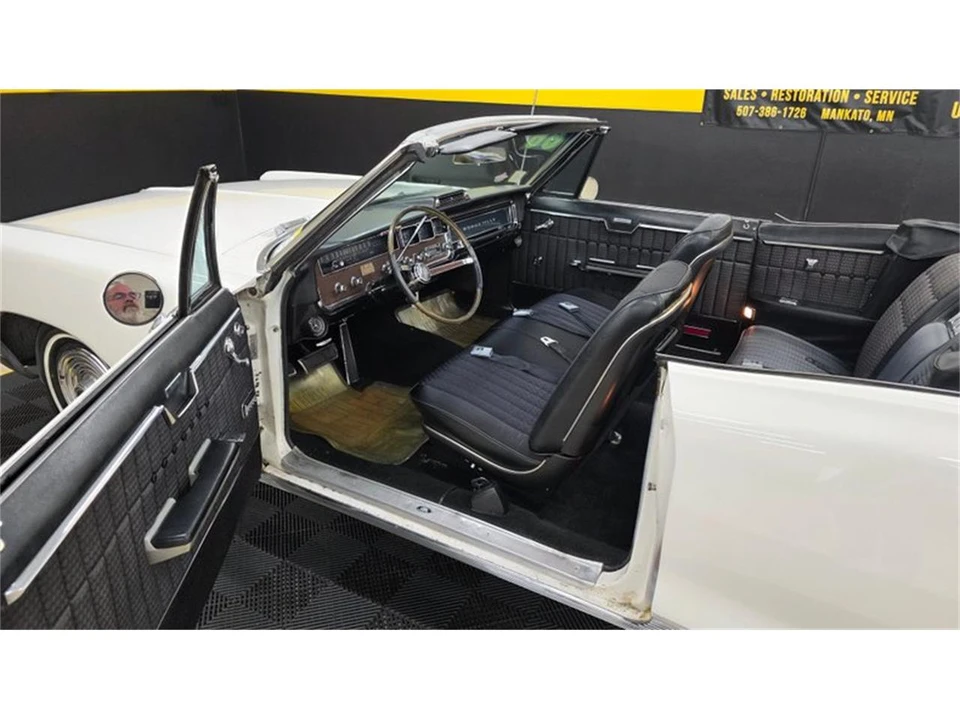 1966 Pontiac Bonneville 3rd Gen - Image 30 of 31
