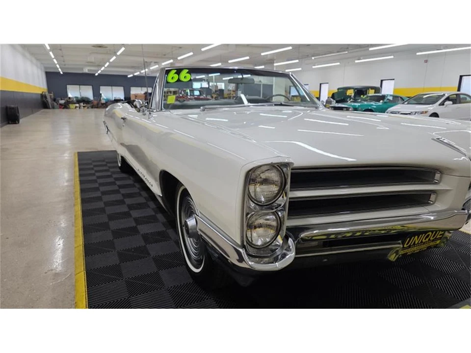 1966 Pontiac Bonneville 3rd Gen - Image 10 of 31