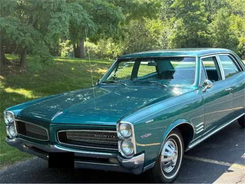 1966 Pontiac Tempest 4-Door Sedan