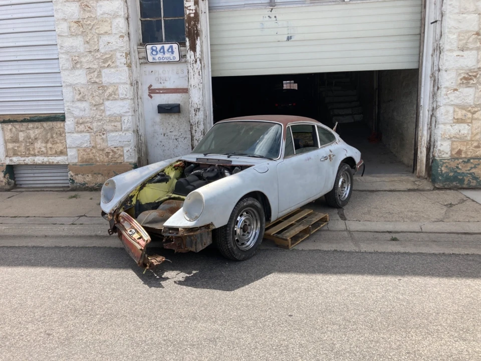1966 Porsche 911 - Image 6 of 9