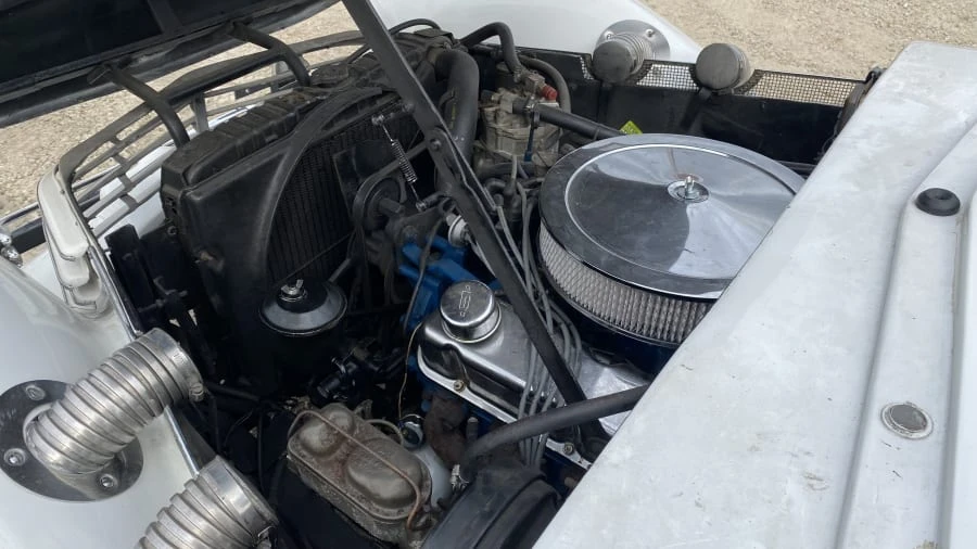 1966 Cord 810 & 812 - Image 9 of 18