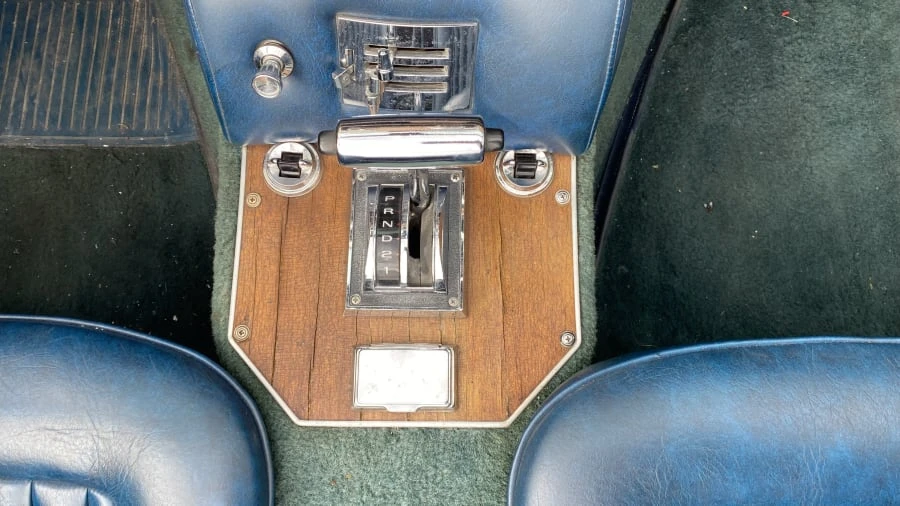 1966 Cord 810 & 812 - Image 14 of 18