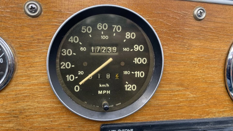 1966 Cord 810 & 812 - Image 15 of 18