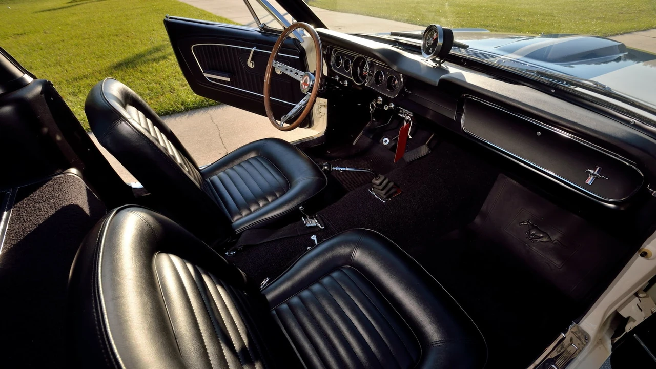 1966 Shelby GT350 - Image 26 of 31