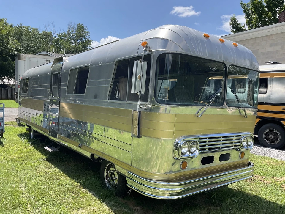 1966 Airstream - Image 5 of 31