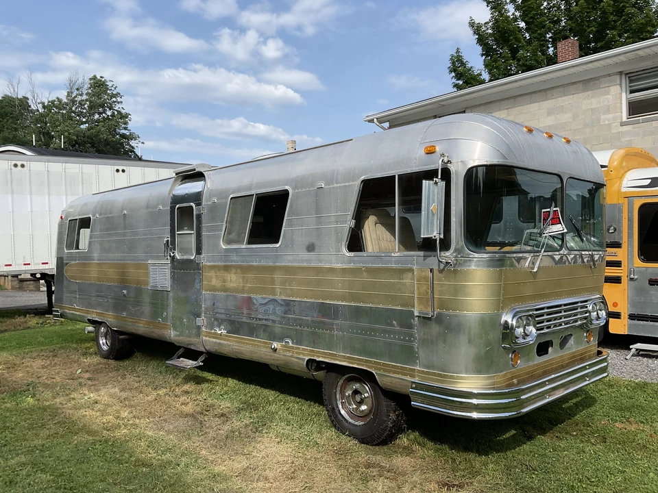 1966 Airstream - Image 6 of 31