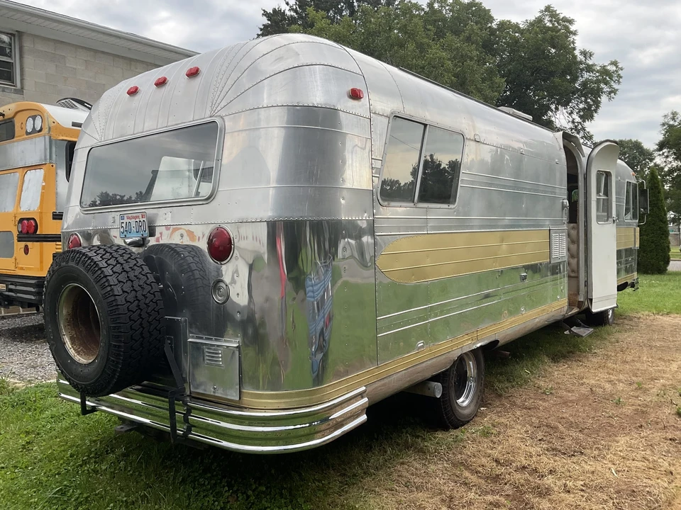 1966 Airstream - Image 9 of 31