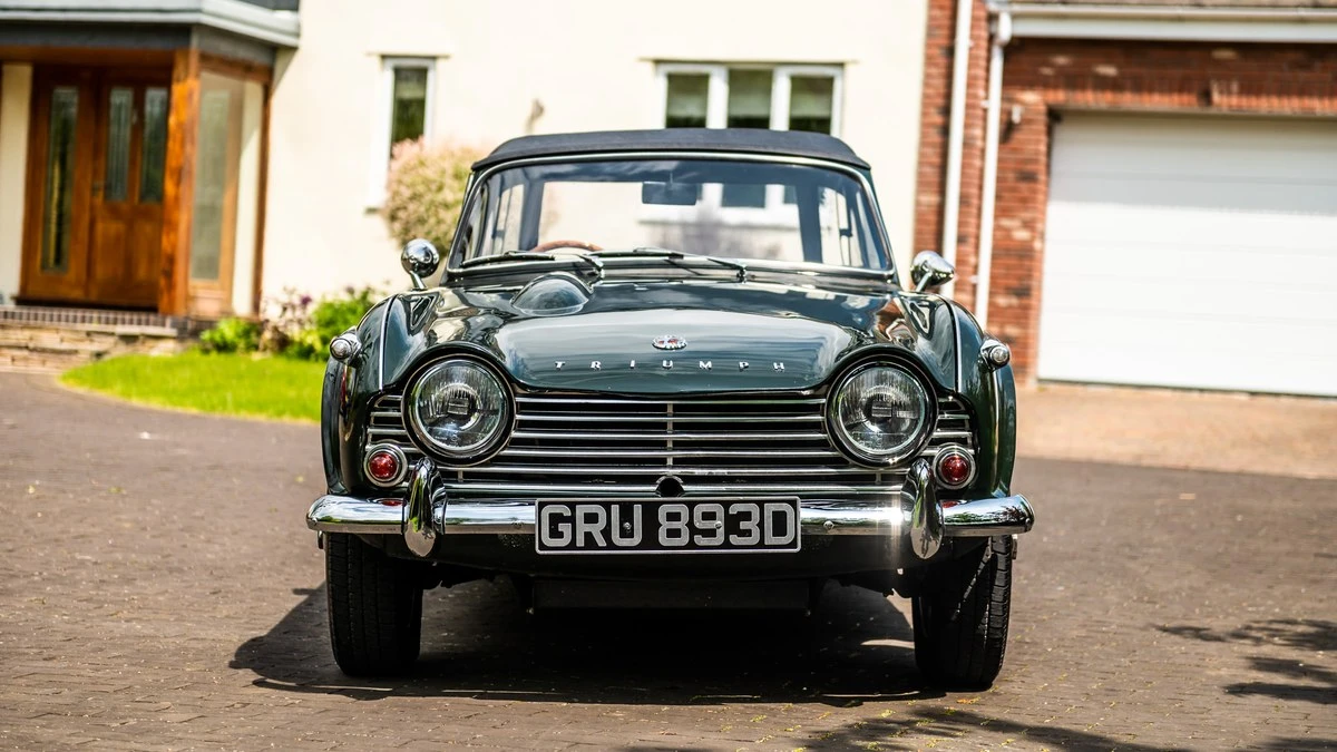 1966 Triumph TR4A - Image 5 of 30