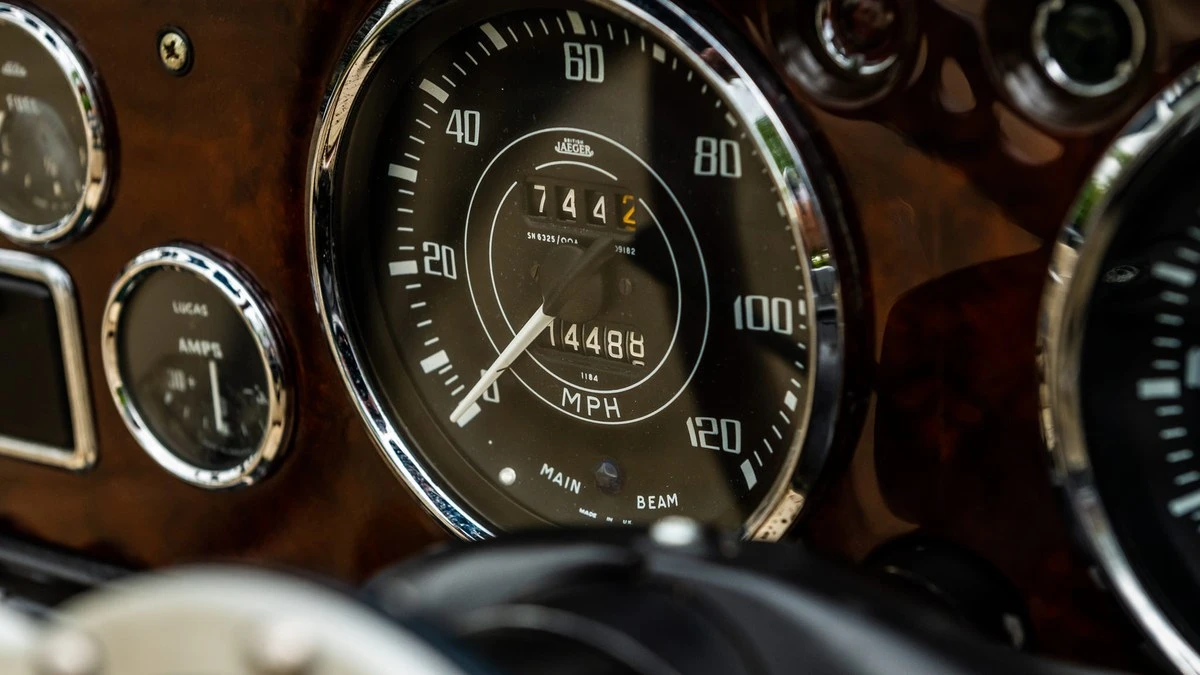 1966 Triumph TR4A - Image 26 of 30