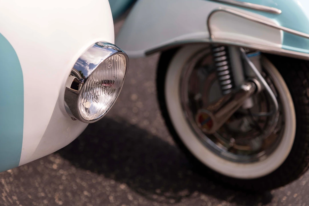 1966 Vespa Super & Primavera & P - Image 30 of 31