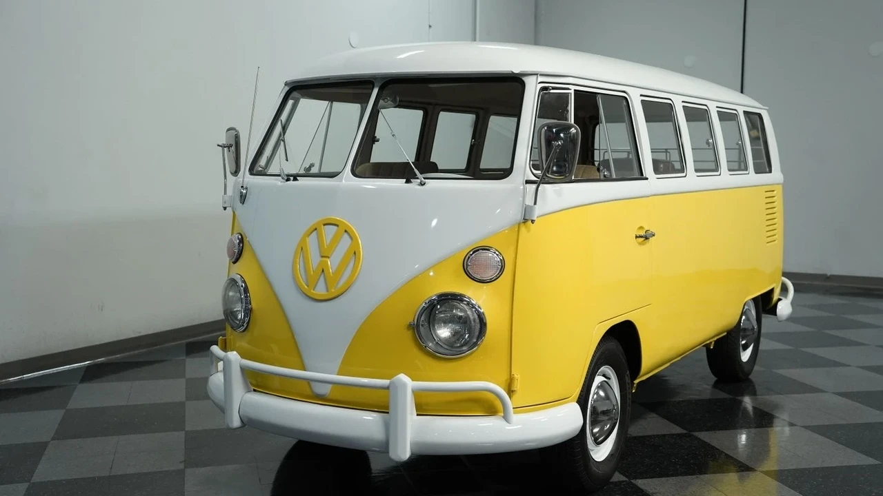 1966 Volkswagen Split-Window Bus - Image 17 of 21