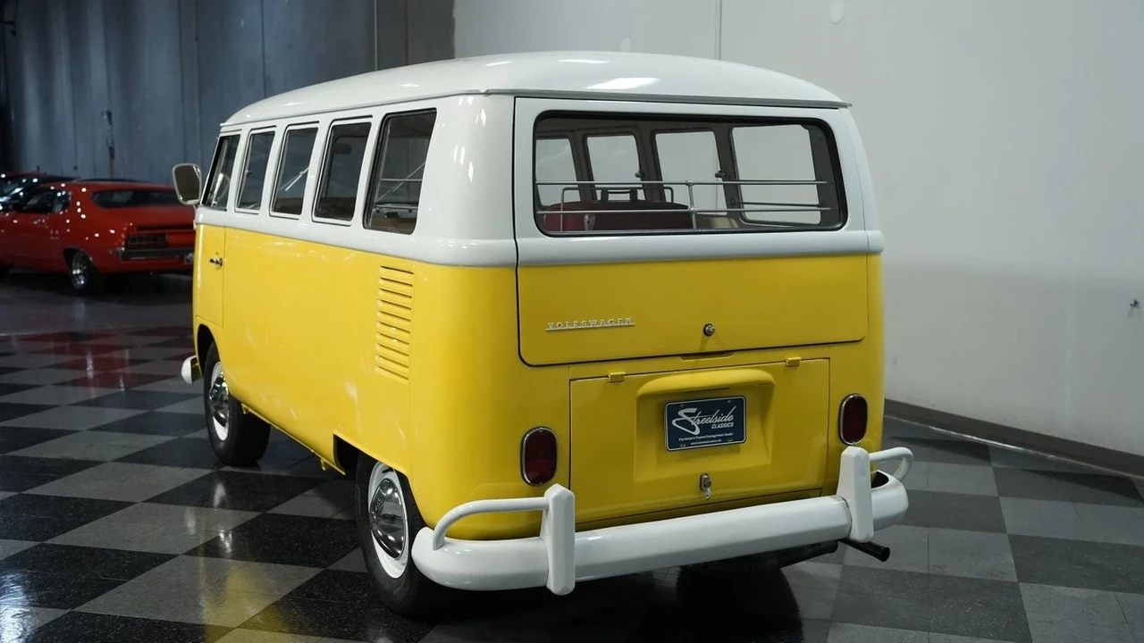 1966 Volkswagen Split-Window Bus - Image 9 of 12