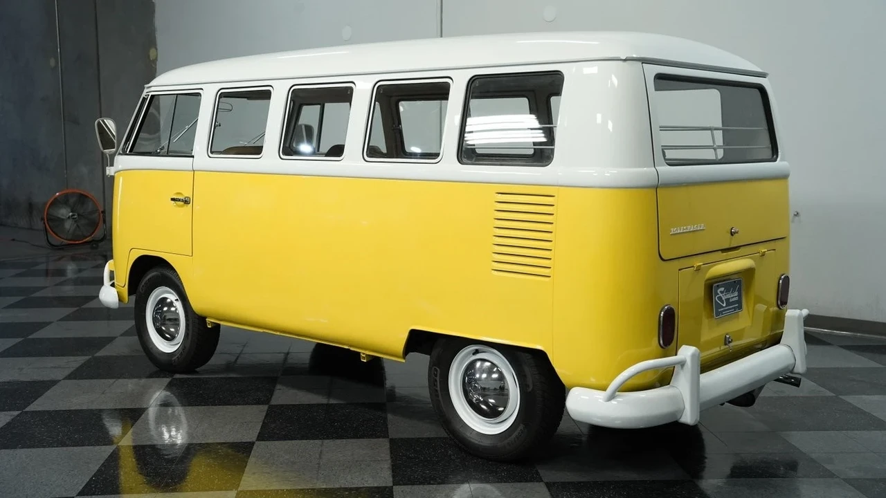 1966 Volkswagen Split-Window Bus - Image 8 of 12