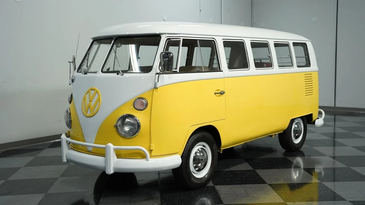1966 Volkswagen Split-Window Bus - Image 6 of 12