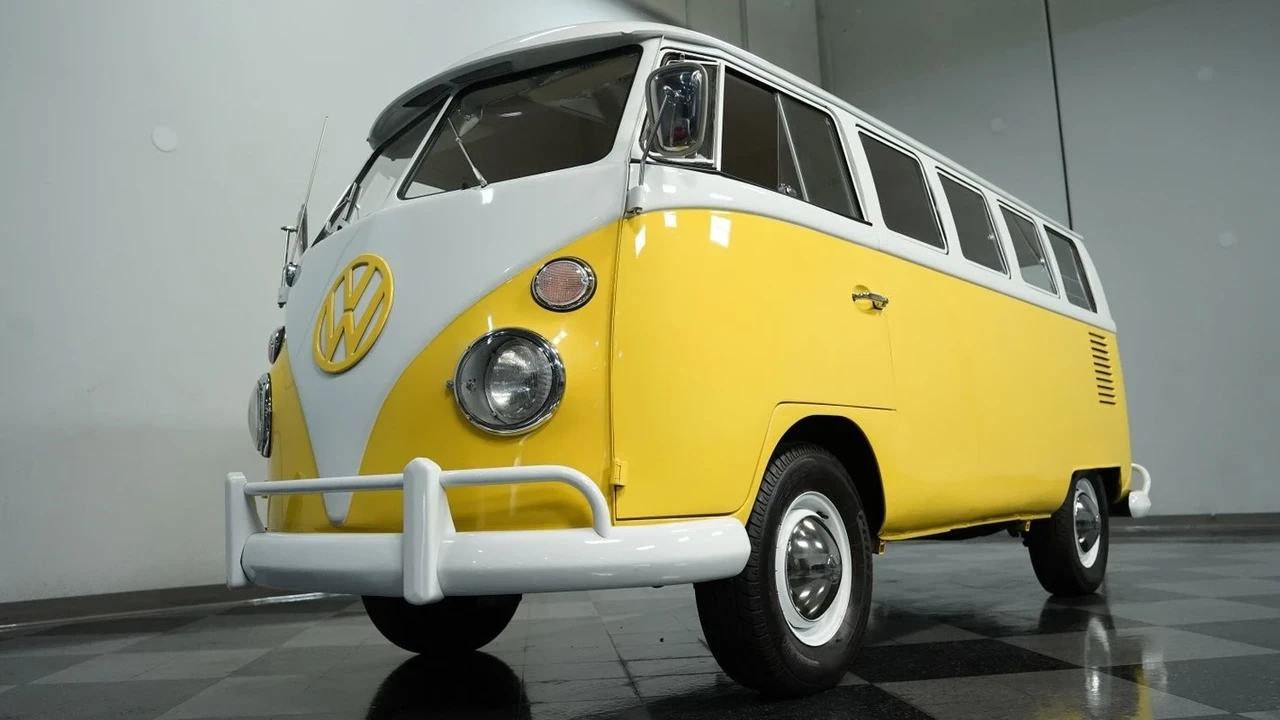 1966 Volkswagen Split-Window Bus - Image 19 of 21