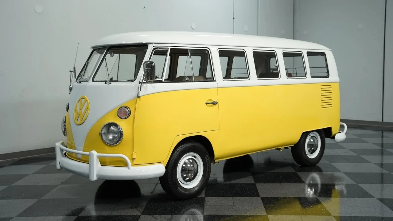 1966 Volkswagen Split-Window Bus - Image 7 of 12