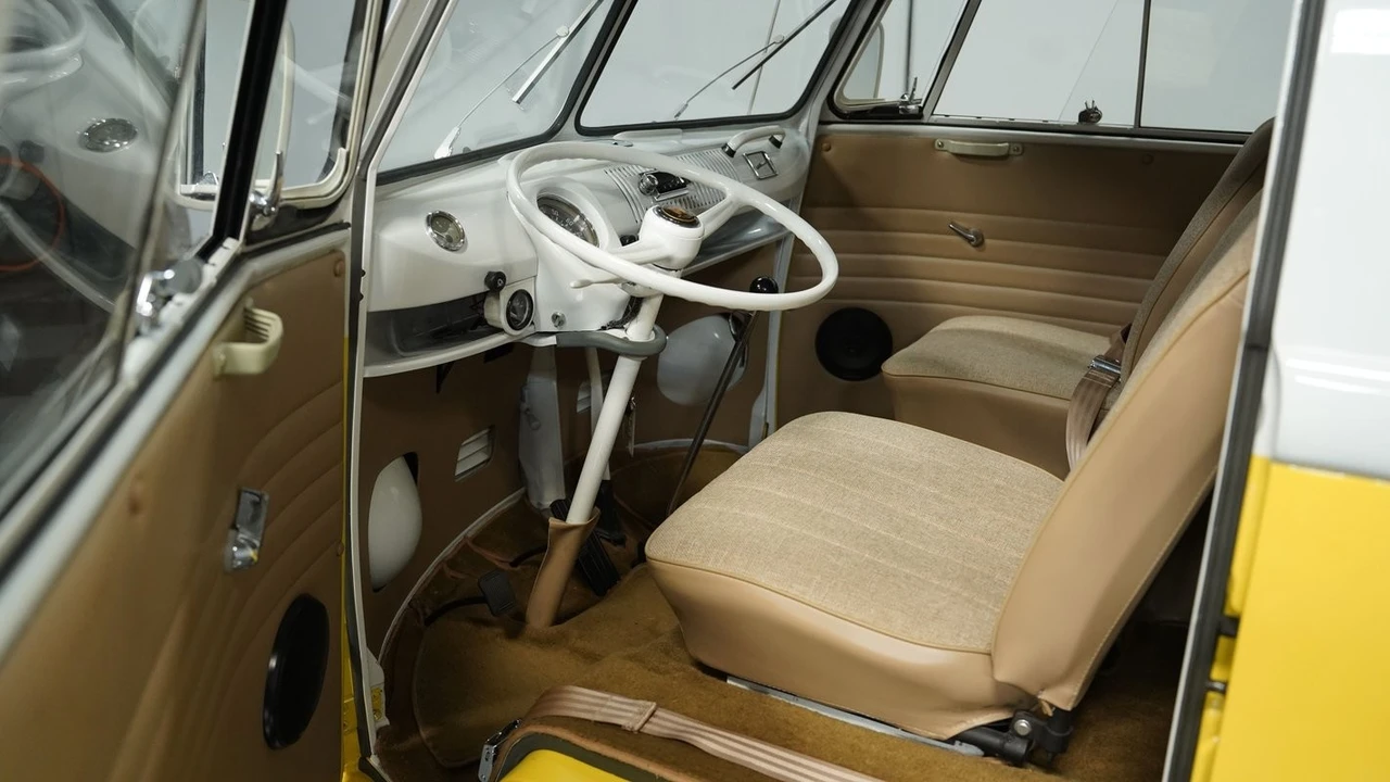 1966 Volkswagen Split-Window Bus - Image 4 of 12