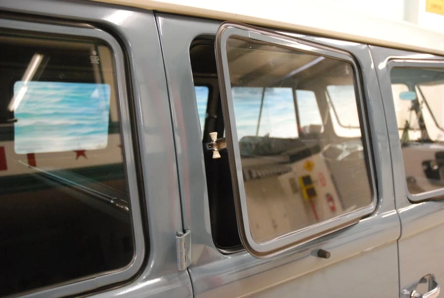 1966 Volkswagen Split-Window Bus - Image 10 of 10