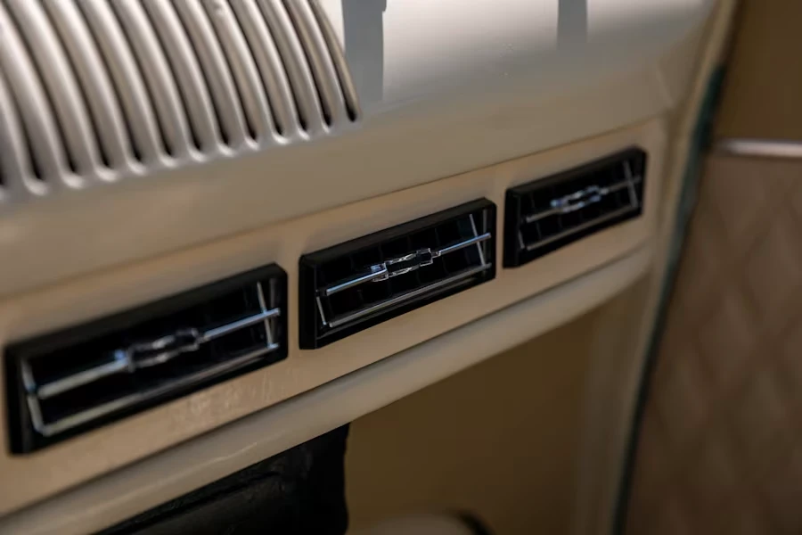 1966 Volkswagen Split-Window Bus - Image 27 of 31