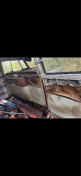1966 Volkswagen Split-Window Bus - Image 2 of 7