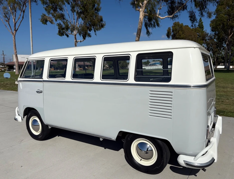 1966 Volkswagen Split-Window Bus - Image 4 of 21