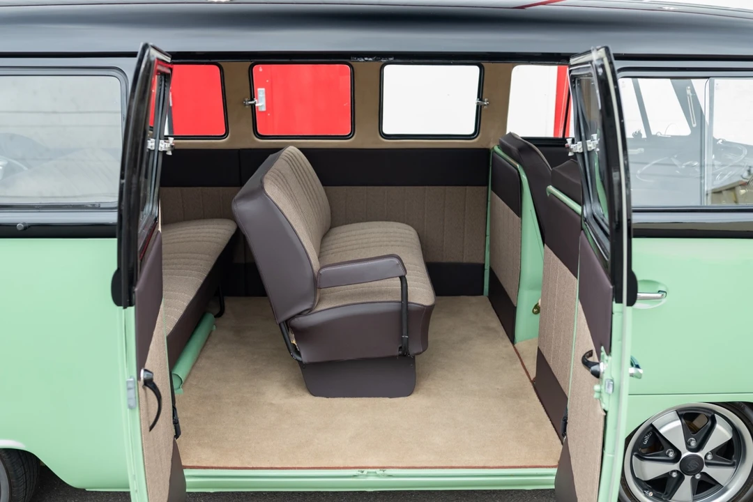1966 Volkswagen Split-Window Bus - Image 20 of 31