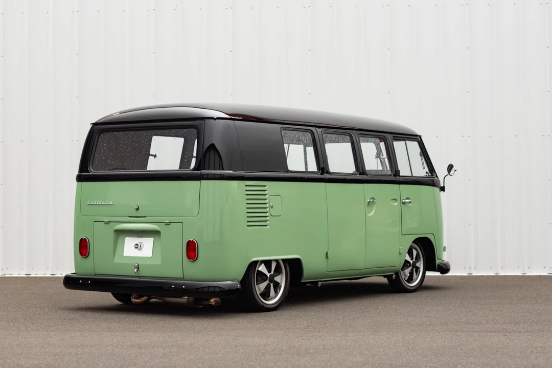 1966 Volkswagen Split-Window Bus - Image 9 of 31