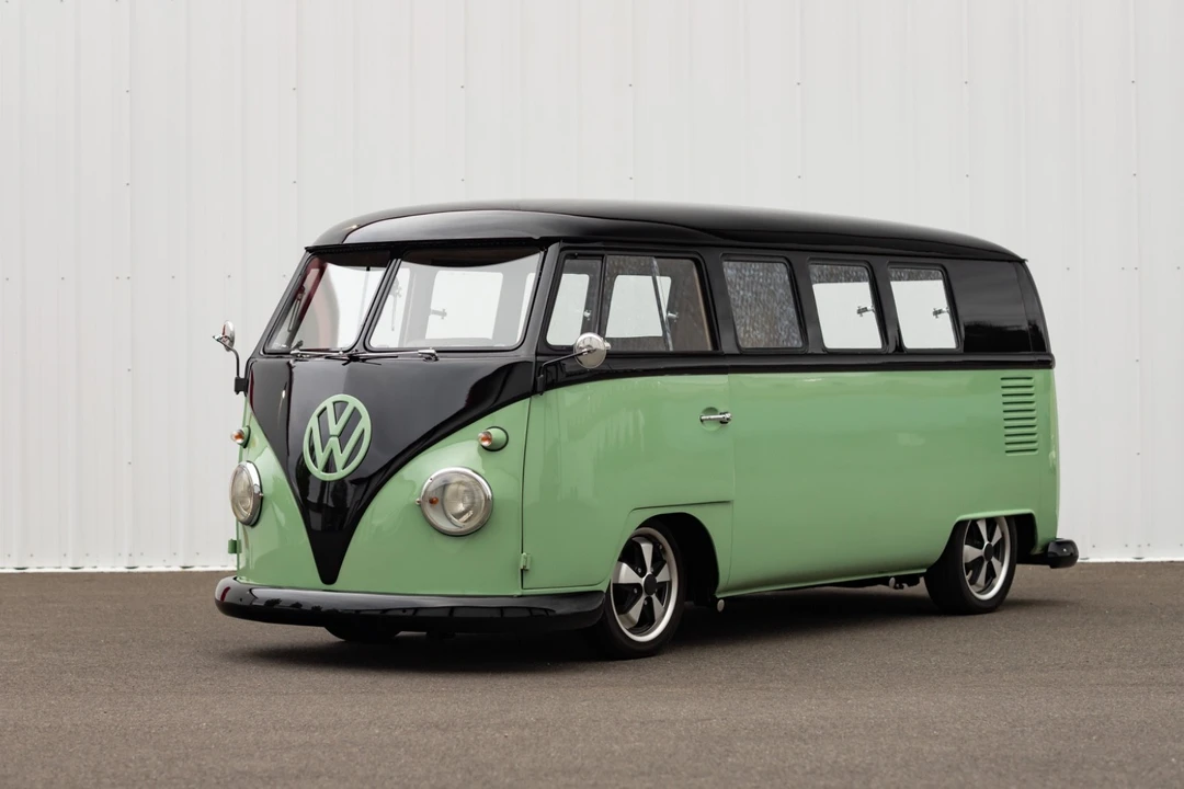 1966 Volkswagen Split-Window Bus - Image 4 of 31