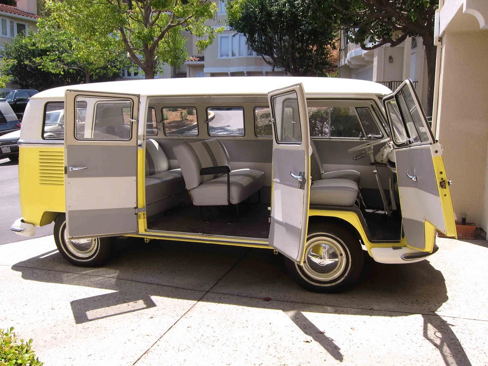 1966 Volkswagen Split-Window Bus - Image 8 of 31