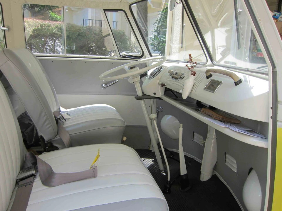 1966 Volkswagen Split-Window Bus - Image 20 of 31