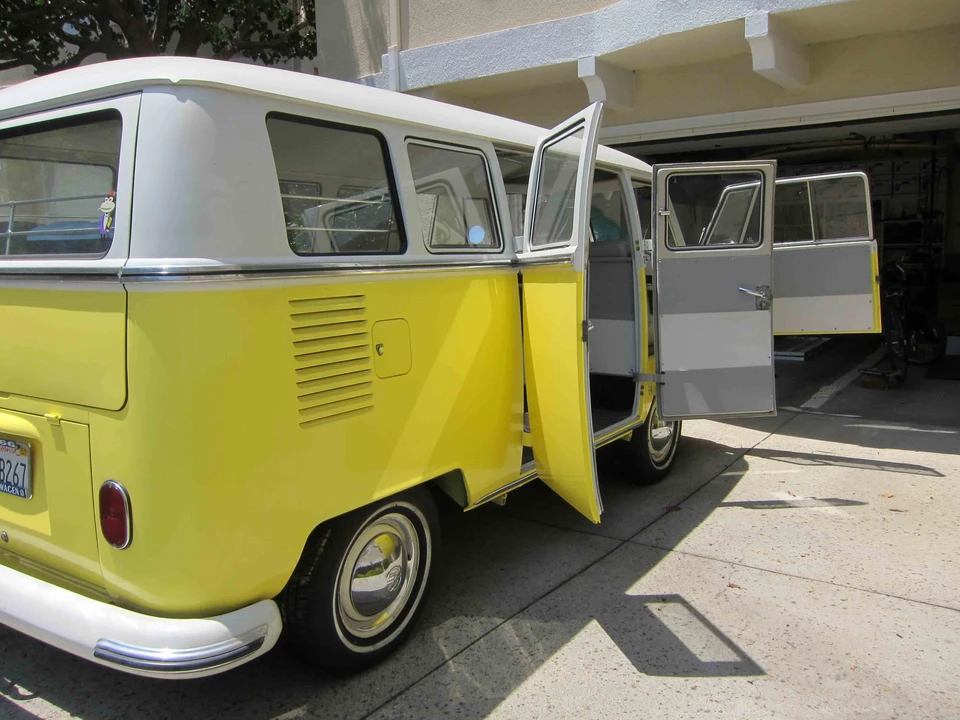 1966 Volkswagen Split-Window Bus - Image 12 of 31