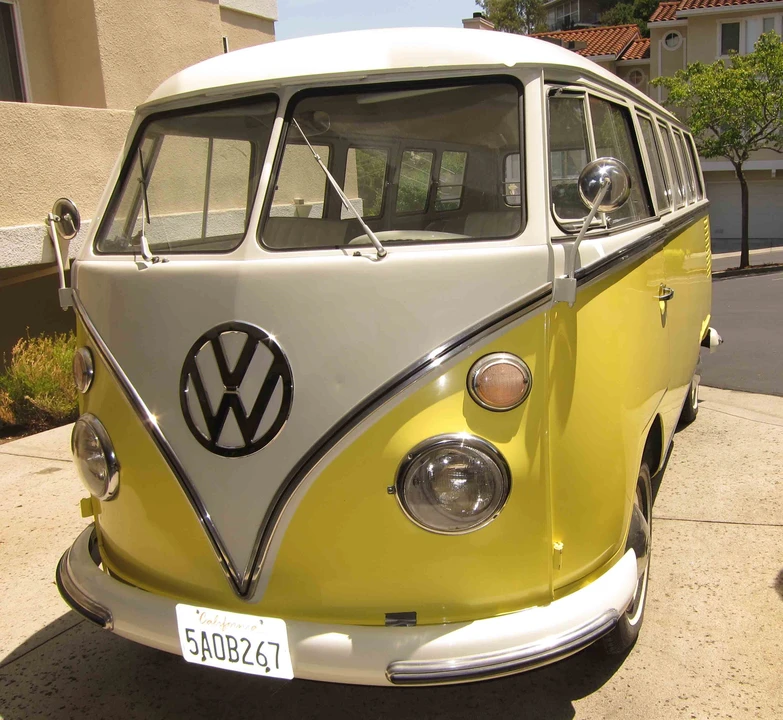 1966 Volkswagen Split-Window Bus - Image 4 of 31