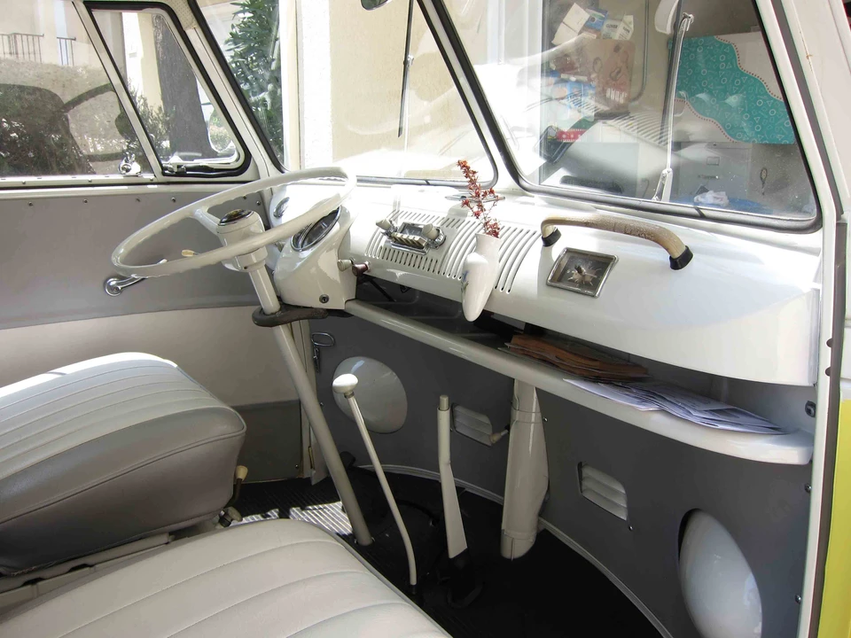 1966 Volkswagen Split-Window Bus - Image 21 of 31