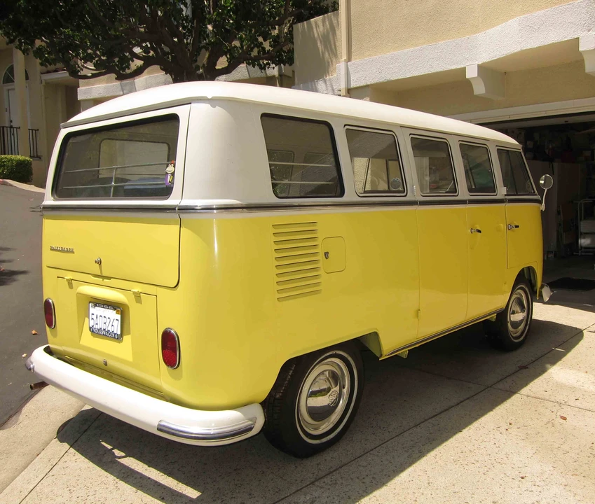 1966 Volkswagen Split-Window Bus - Image 7 of 31