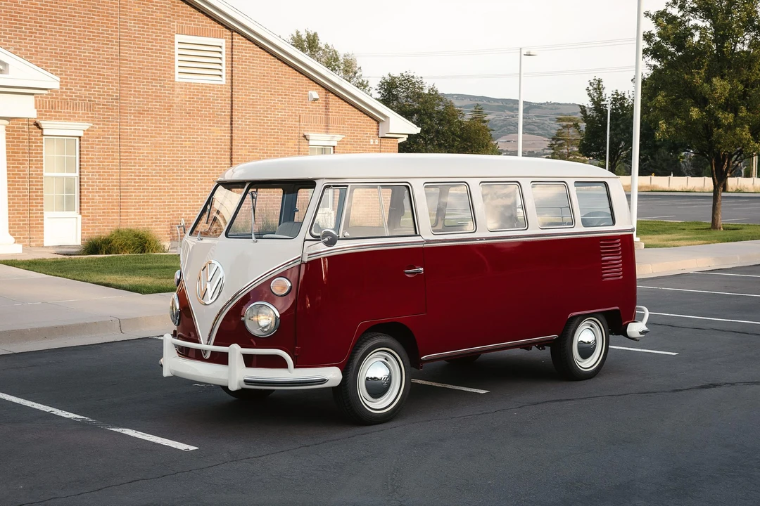 1966 Volkswagen Split-Window Bus - Image 10 of 31